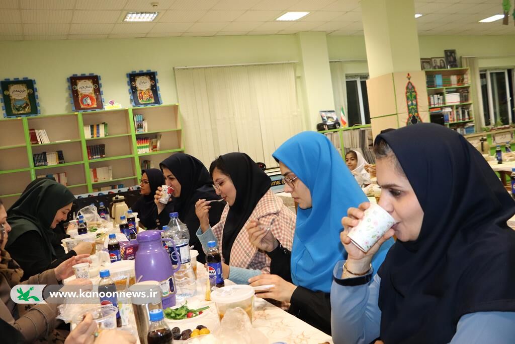 1279052-1 ضیافت افطار همراه با روزهاولیها در مجتمع فرهنگی هنری گرگان