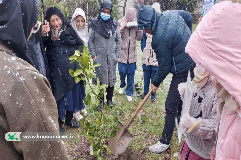 اجرای طرح سفیران سبز درکانون گیلان اجرای طرح سفیران سبز درکانون گیلان