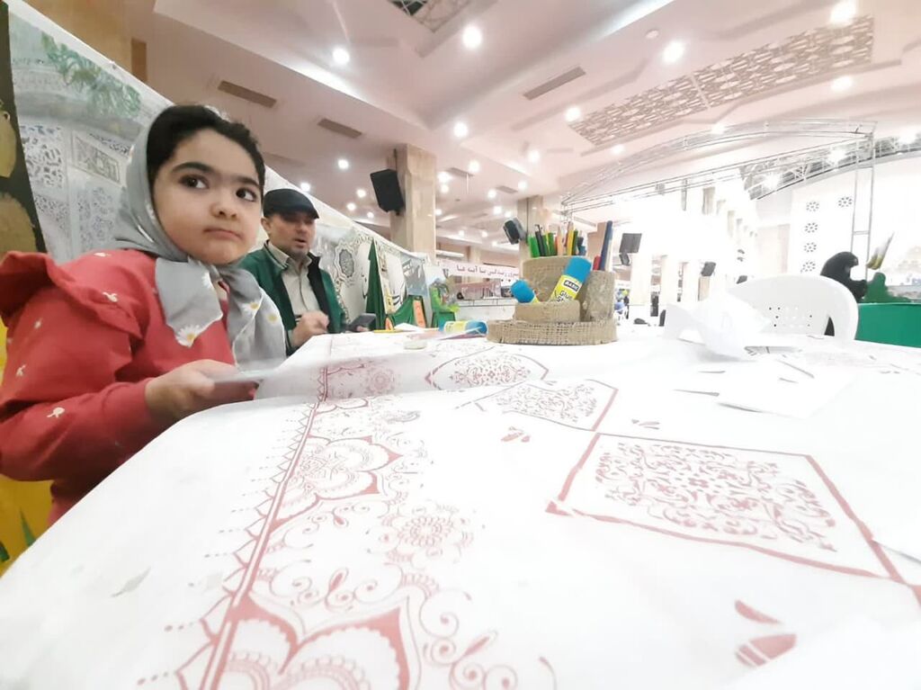 1279215-1 حضور فعالانه کانون در هشتمین نمایشگاه قرآن و عترت استان گلستان