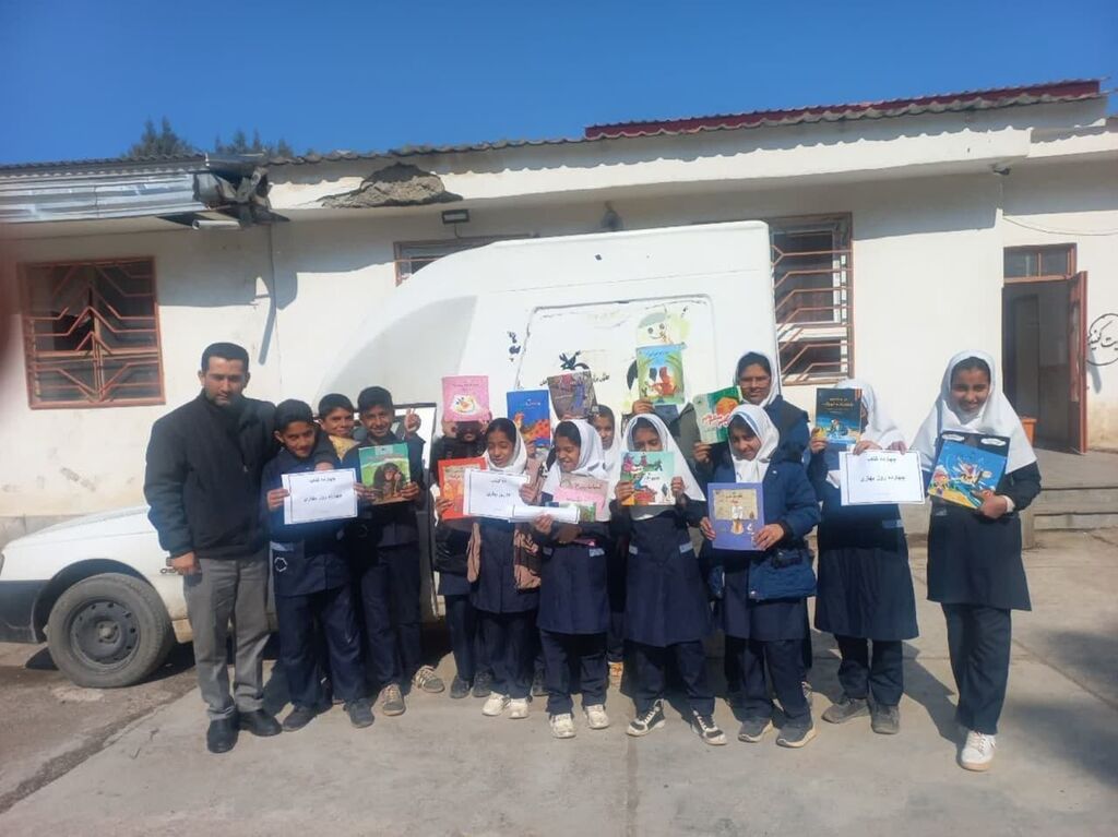 1279720-2 آغاز اجرای طرح ملی «۱۴ کتاب ۱۴ روزِ بهاری» در گلستان