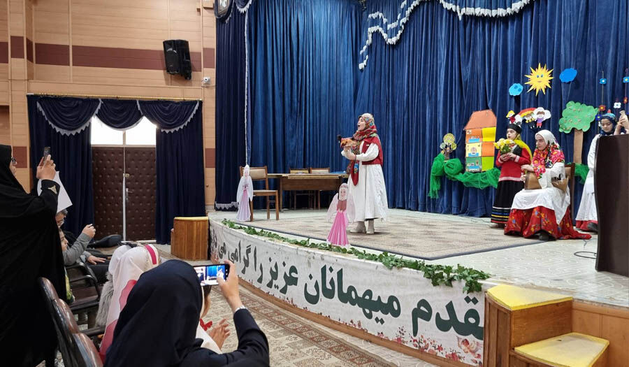 1279982-2 اعضای مرکز شماره یک کانون اردبیل در بیمارستان بوعلی تکمگردانی کردند