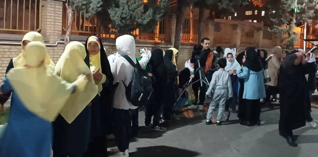 1280163-2 حضور خانه نجوم استان در مدارس استان