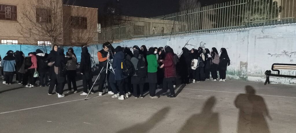 1280165-2 حضور خانه نجوم استان در مدارس استان