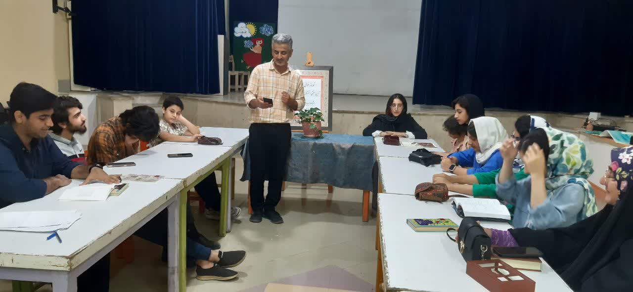 1280703 اعضا ارشد و نوجوان کانون مرکز گلشهر بندرعباس با مراسم نوروزخوانی به استقبال بهار رفتند