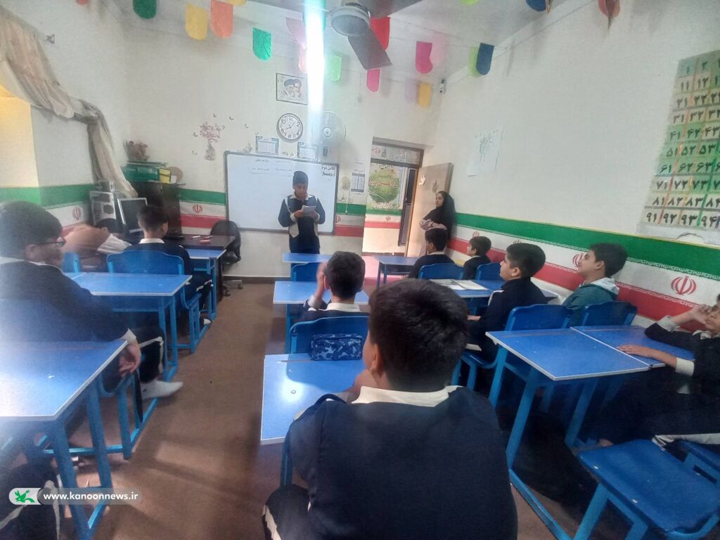 1280708-1 نوجوانان اهرمی در «باغ شعر نظامی» تفرج کردند