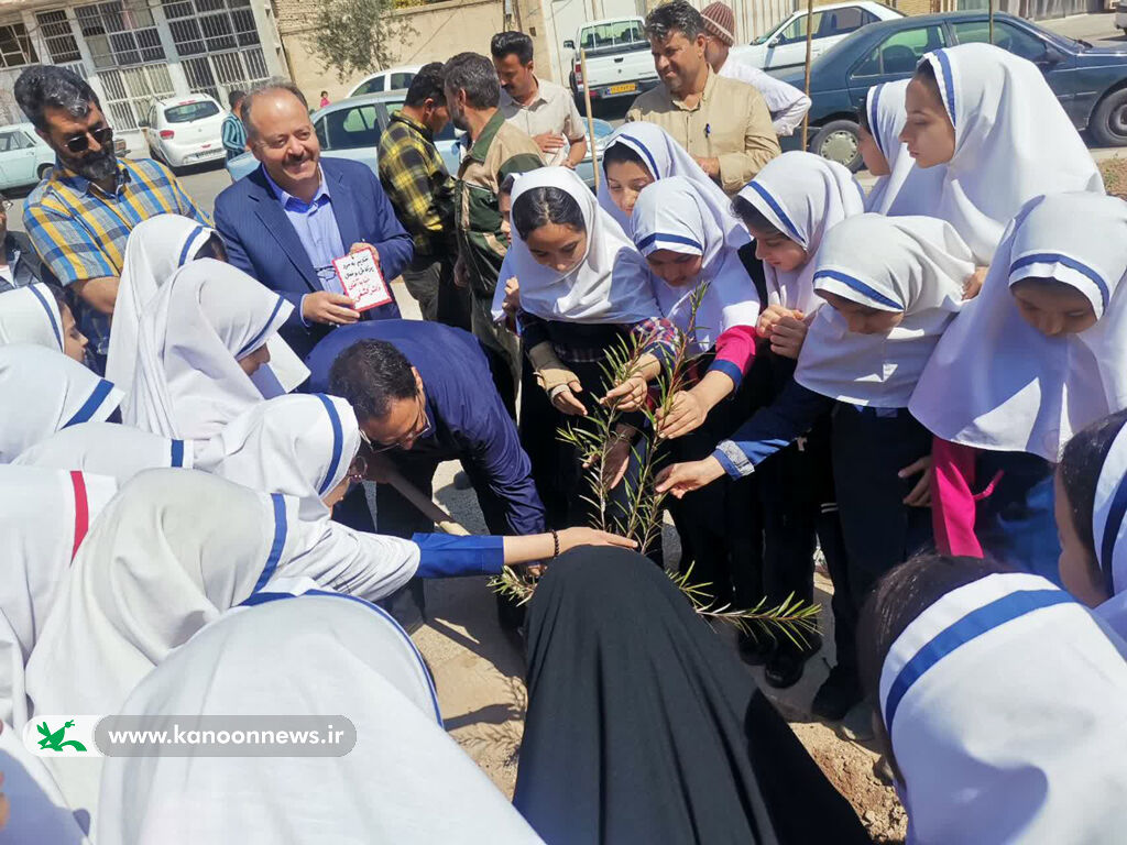 1280808 طرح سفیران سبز در سراسر استان یزد اجرا شد