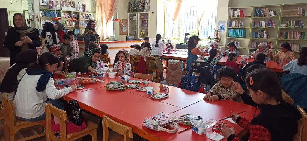 اعضای کانون پرورش فکری استان به  اسقبال بهار رفتند