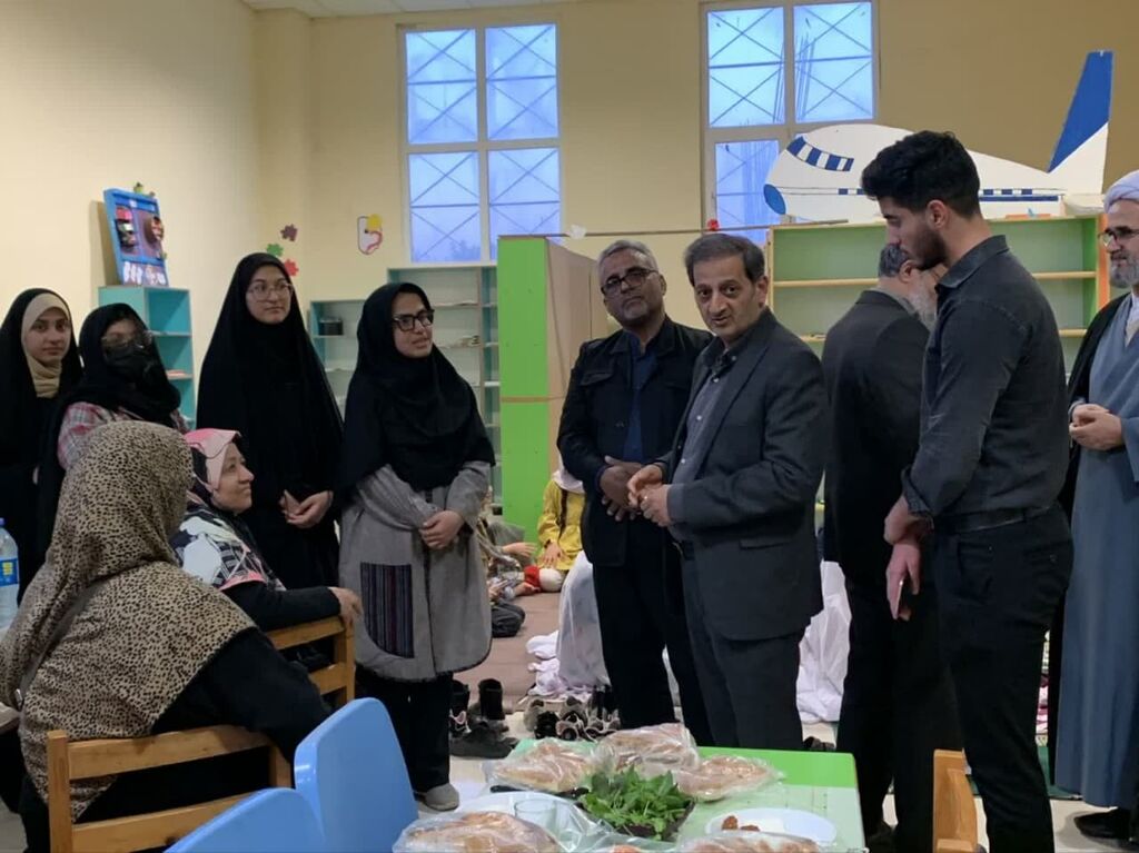 1280829 اعضای نوجوانان و روزه اولیهای بندرگز، مهمان سفره افطاری کانون