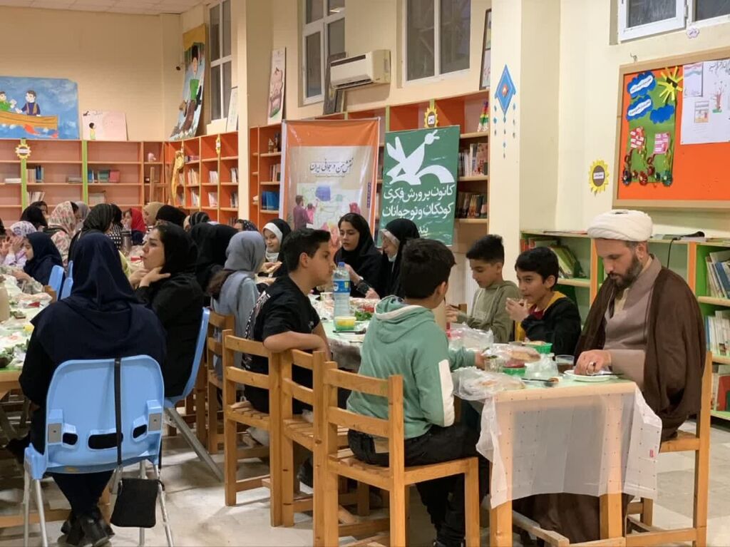 1280830 اعضای نوجوانان و روزه اولیهای بندرگز، مهمان سفره افطاری کانون