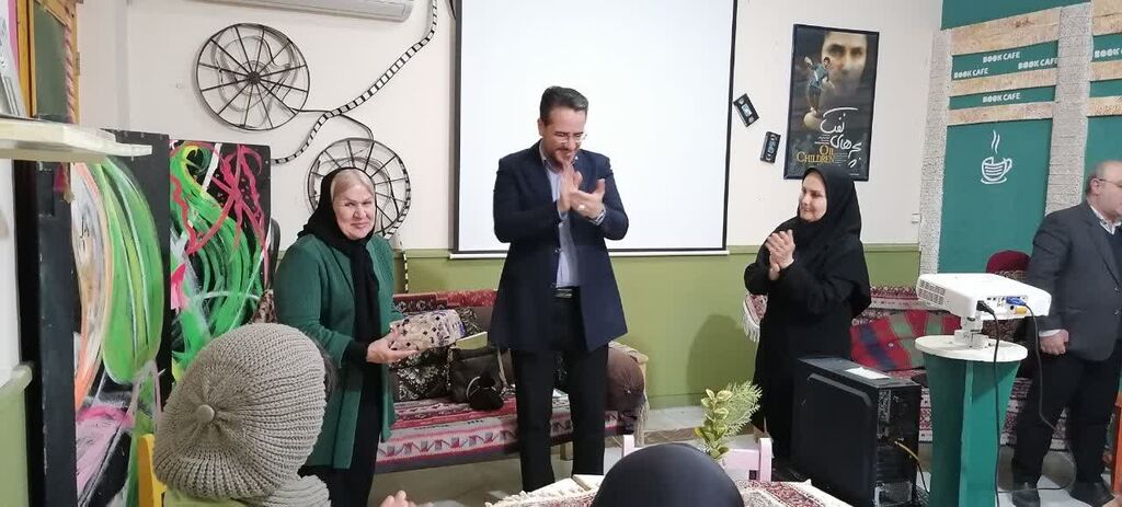 1280968 آخرین نشست انجمن ادبی قاصدک کرمانشاه سال ۱۴۰۳ با طعم شیرین افطار