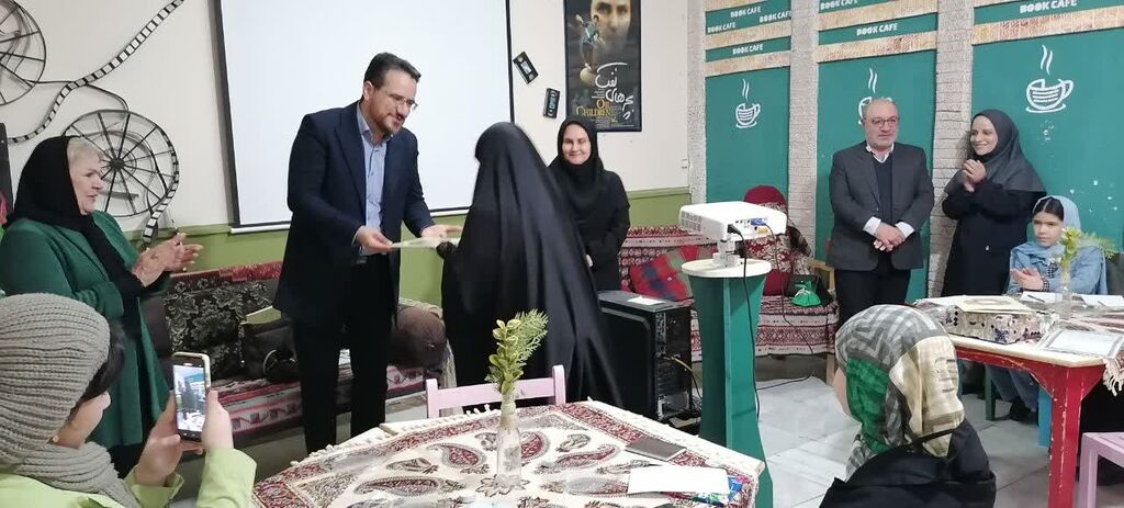 1280972 آخرین نشست انجمن ادبی قاصدک کرمانشاه سال ۱۴۰۳ با طعم شیرین افطار