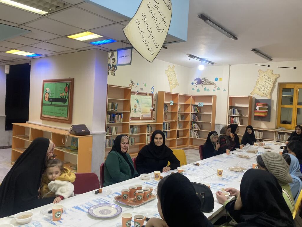 1280979 آخرین نشست انجمن ادبی قاصدک کرمانشاه سال ۱۴۰۳ با طعم شیرین افطار