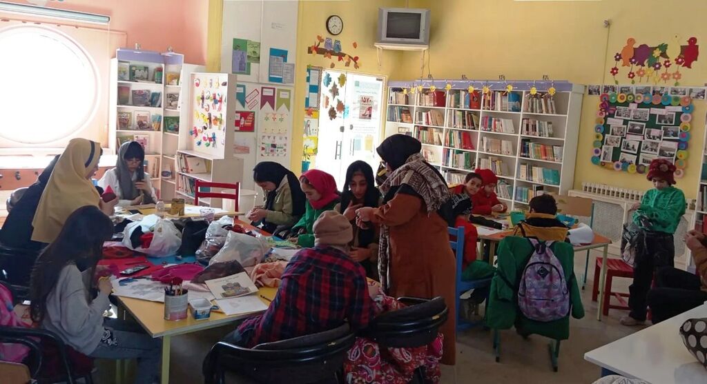 1281004-2 رونق اسفندماهی در مراکز فرهنگی و هنری کانون استان قزوین