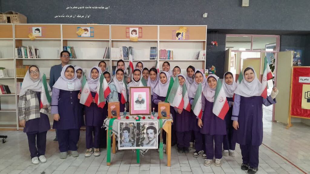 1281032 بزرگداشت روز شهدا در مراکز فرهنگی هنری سمنان