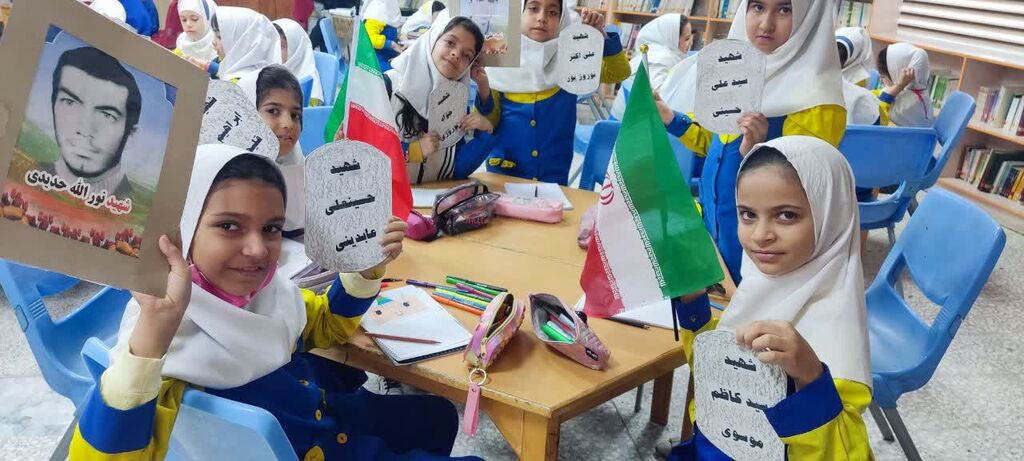 1281036 بزرگداشت روز شهدا در مراکز فرهنگی هنری سمنان