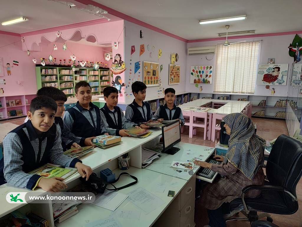 استقبال پرشور اعضای کانون بوشهر از طرح "۱۴ کتاب، ۱۴ روز بهاری"