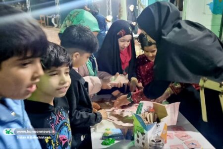 استقبال مخاطبان از غرفه کانون سیستان و بلوچستان در نمایشگاه ماه مبارک رمضان