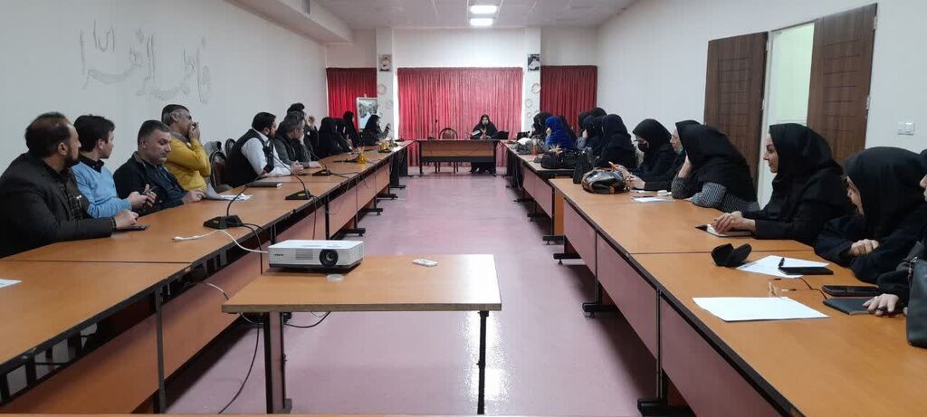1281541 برگزاری کارگاه آموزشی امر به معروف و نهی از منکر در کانون همدان
