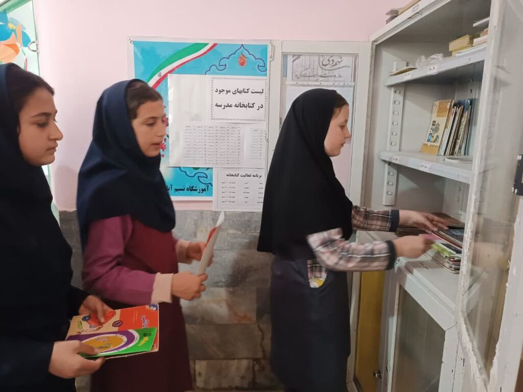 1281571 پویش نذر کتاب در مرکز فرهنگی قوچان