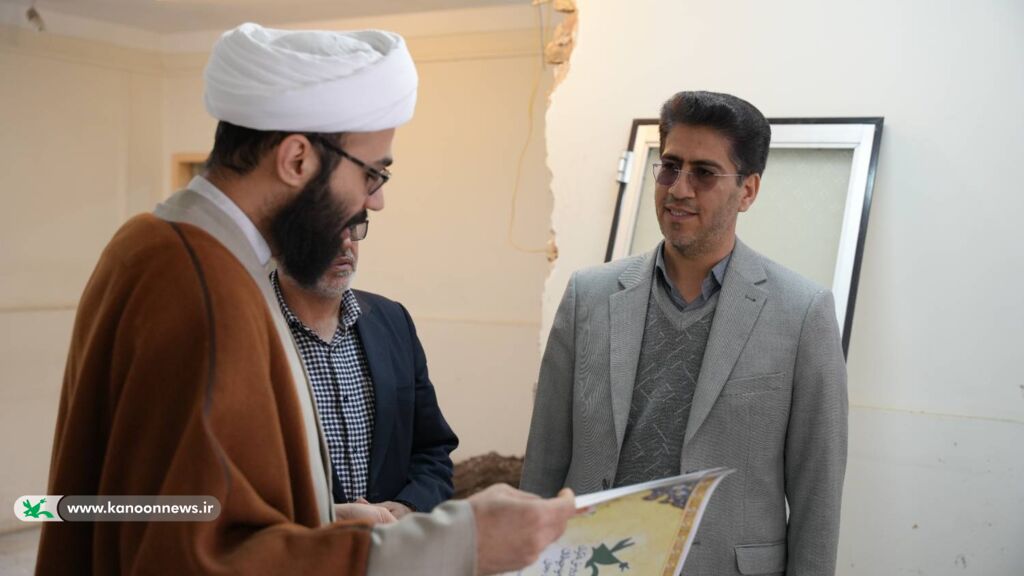 1281673 بازدید مدیرکل بازرسی استان از مراکز فرهنگی هنری کانون زنجان