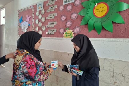 پیام دوستی و هنر کانون‌یاران دامغان با اهدای کارت‌پستال