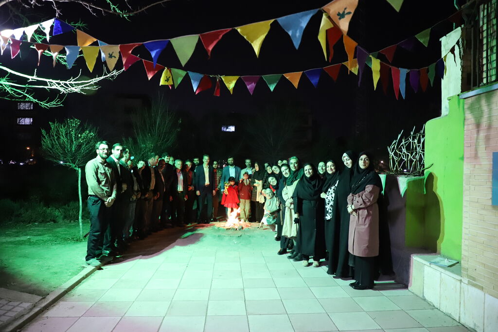 1281738 آیین شادمانه پایان سال برای کارکنان کانون استان قزوین