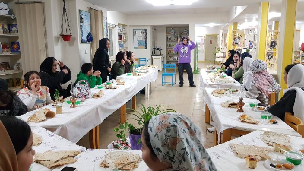 1281793-2 یاد خاطره مربیان سفره کرده کانون در ویژه برنامه سحر بهاری مرکز۲۵ استان تهران