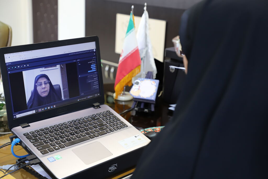 1281895-2 شرکت مربی مسئولان کانون استان در دوره شیوه های تقویت انگیزه در کودکان در کارهای گروهی