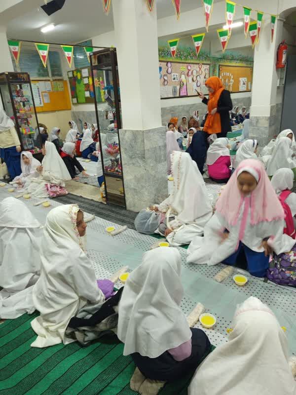 1281939-2 اعضای پایگاه سیارشهری مشهد میهمان ضیافت افطاری