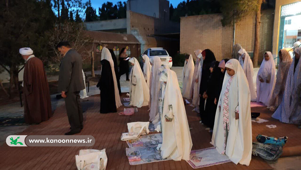 1281947 روزه اولیهای ابرکوهی به میهمانی ستاره سوم رفتند