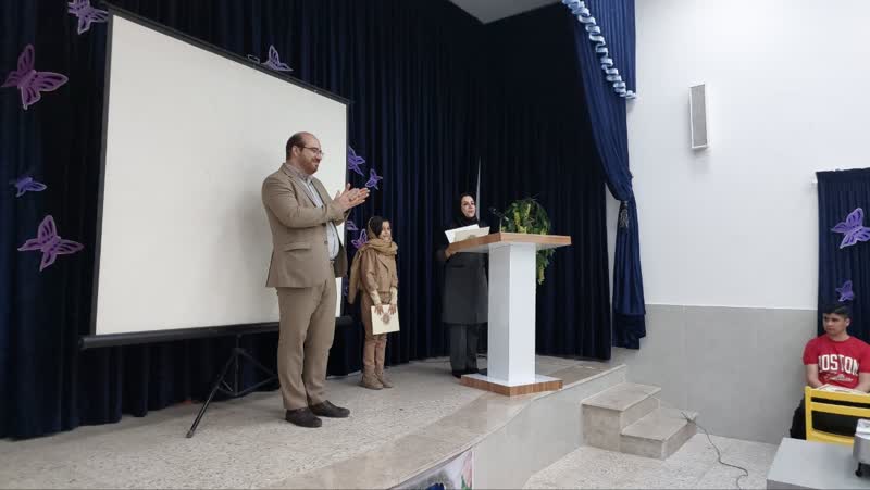 1282229-2 محفلی برای فرشته های روزه اولی با حضور مدیرکل کانون استان مرکزی