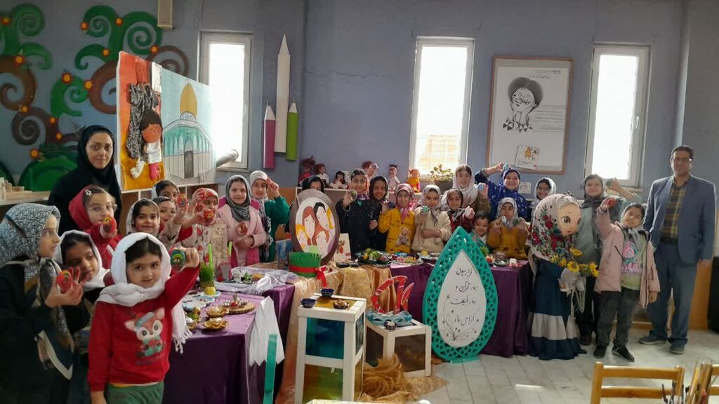 1282260-2 کارگاه ساخت هفتسین نوروزی در مرکز فرهنگی هنری شماره ۲ شاهرود برگزار شد