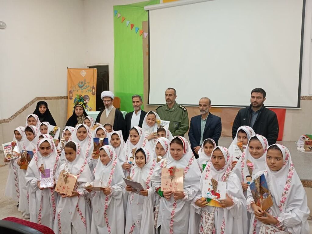 1282718-2 اجرای میهمانی بهشتیان کوچک در مراکز فرهنگی- هنری کانون همدان