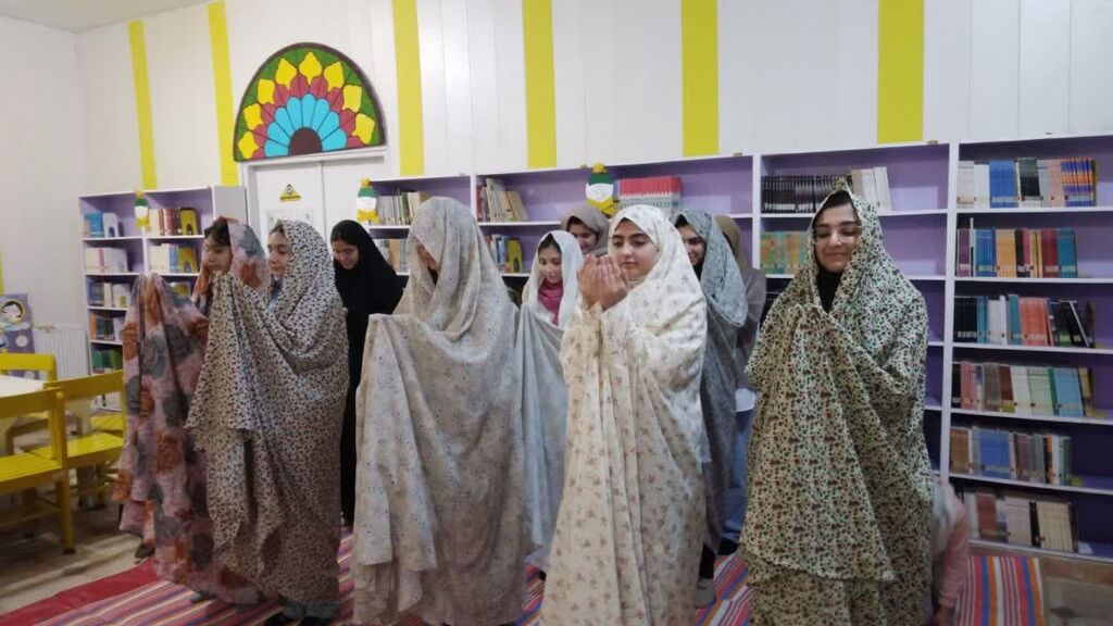 1282719-2 اجرای میهمانی بهشتیان کوچک در مراکز فرهنگی- هنری کانون همدان