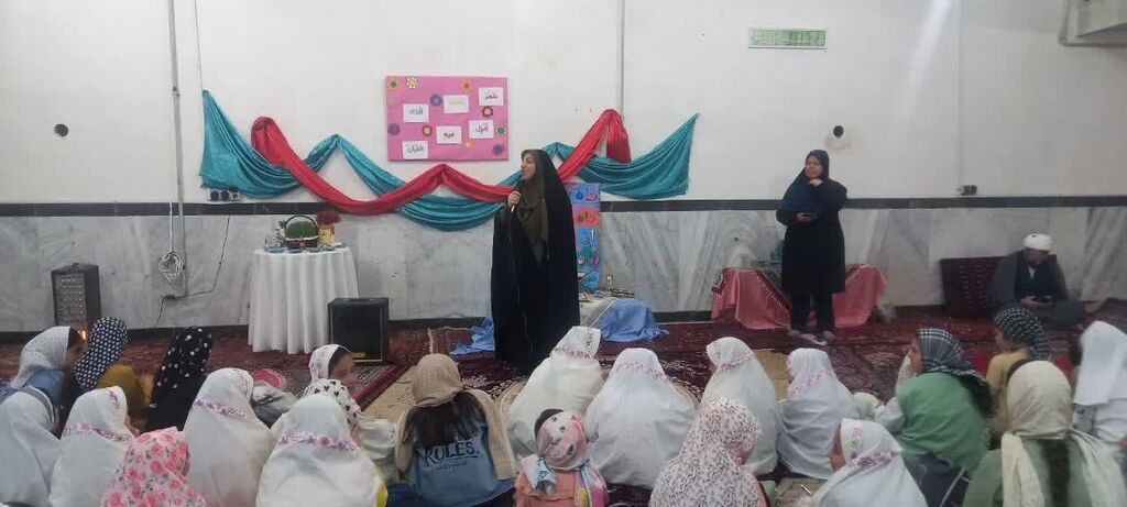 1282723-2 اجرای میهمانی بهشتیان کوچک در مراکز فرهنگی- هنری کانون همدان