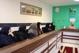 1282798-1 نشست صمیمانه پایان سال مدیرکل کانون پرورش فکری استان مرکزی با کارکنان