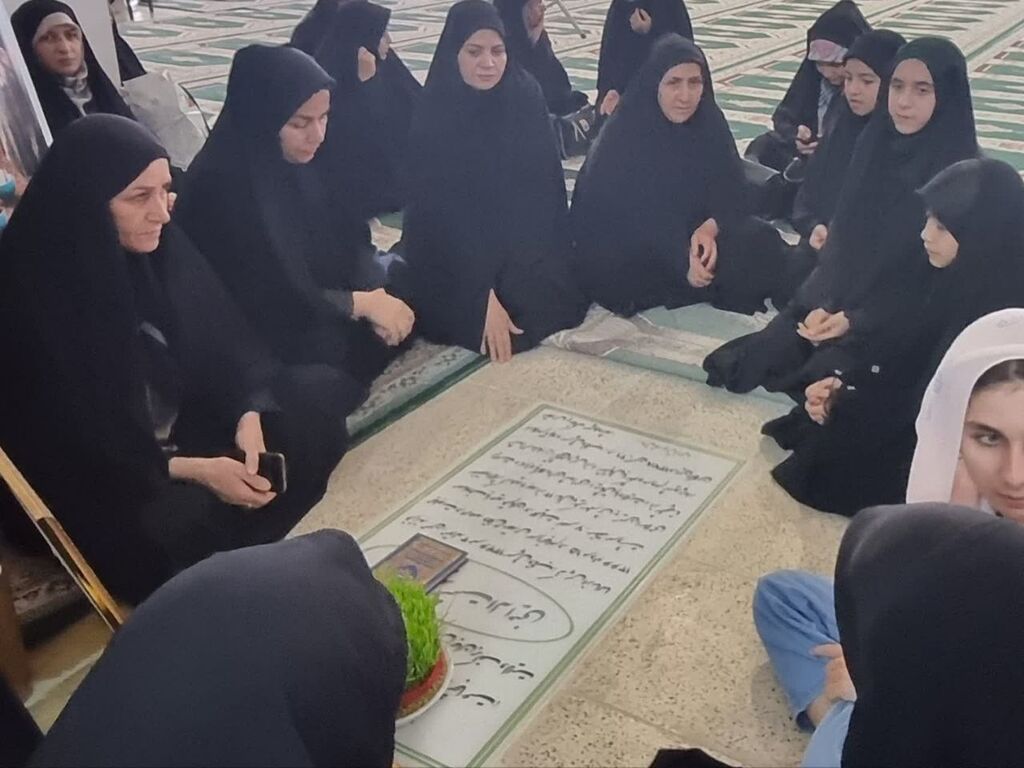 1282983-2 حضور اعضای مرکز سرپلذهاب در تحویل سال علوی بقعه احمدابن اسحاق