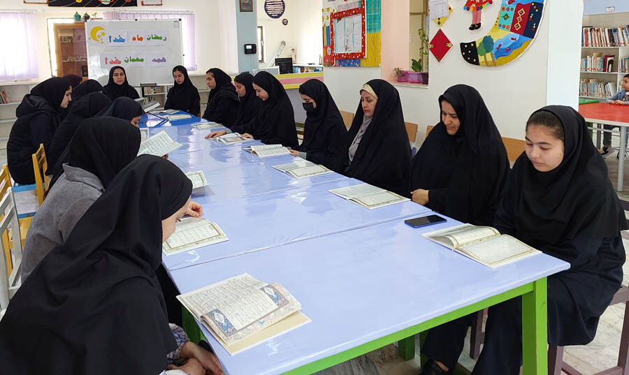 1283071 جلوههای معنوی رمضان در مراکز کانون پرورش فکری استان اردبیل