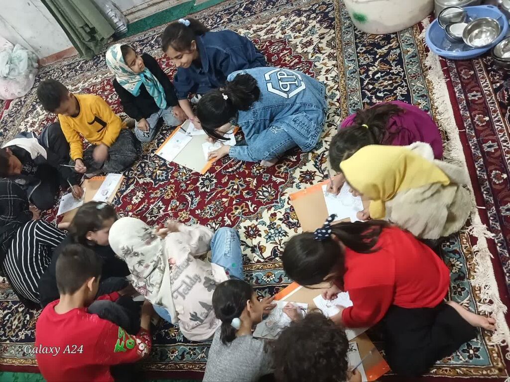 بازدید نماینده مردم کاشمر در مجلس شورای اسلامی از ایستگاه نقاشی کودک