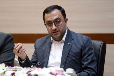 کار کانون حکمرانی و تربیت است