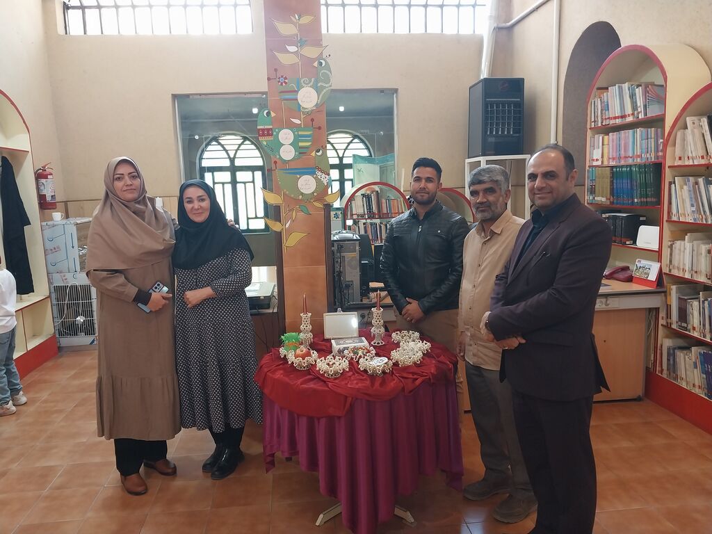 قصه‌گویی مدیرکل کانون کرمان برای کودکان و نوجوانان