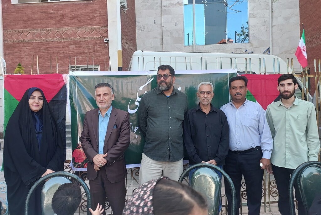 1283487-2 ایستگاهی برای حمایت از مردم مظلوم فلسطین