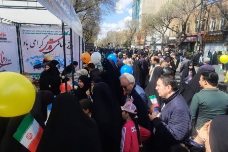 برپایی غرفه‌های فرهنگی هنری و ادبی کانون در مسیرهای راهپیمایی روز جهانی قدس در تبریز