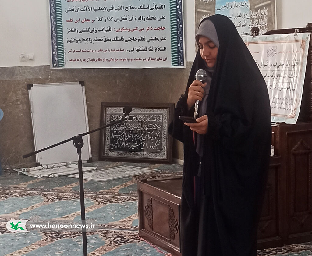 1284769-1 نافلهی شعر مقاومت در ابرکوه برگزار شد