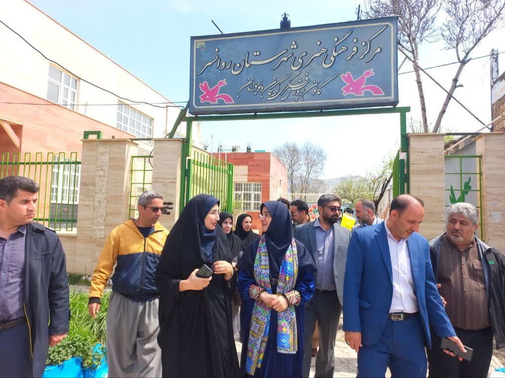 1284899-1 بازدید معاون صنایع دستی وزارت میراث فرهنگی، از مرکز روانسر