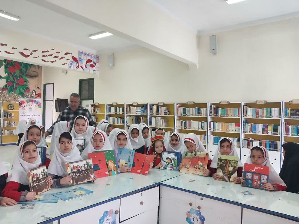 ثبت بیش از ۹ هزار و پانصد جلد در طرح نوروزی امانت کتاب در زنجان