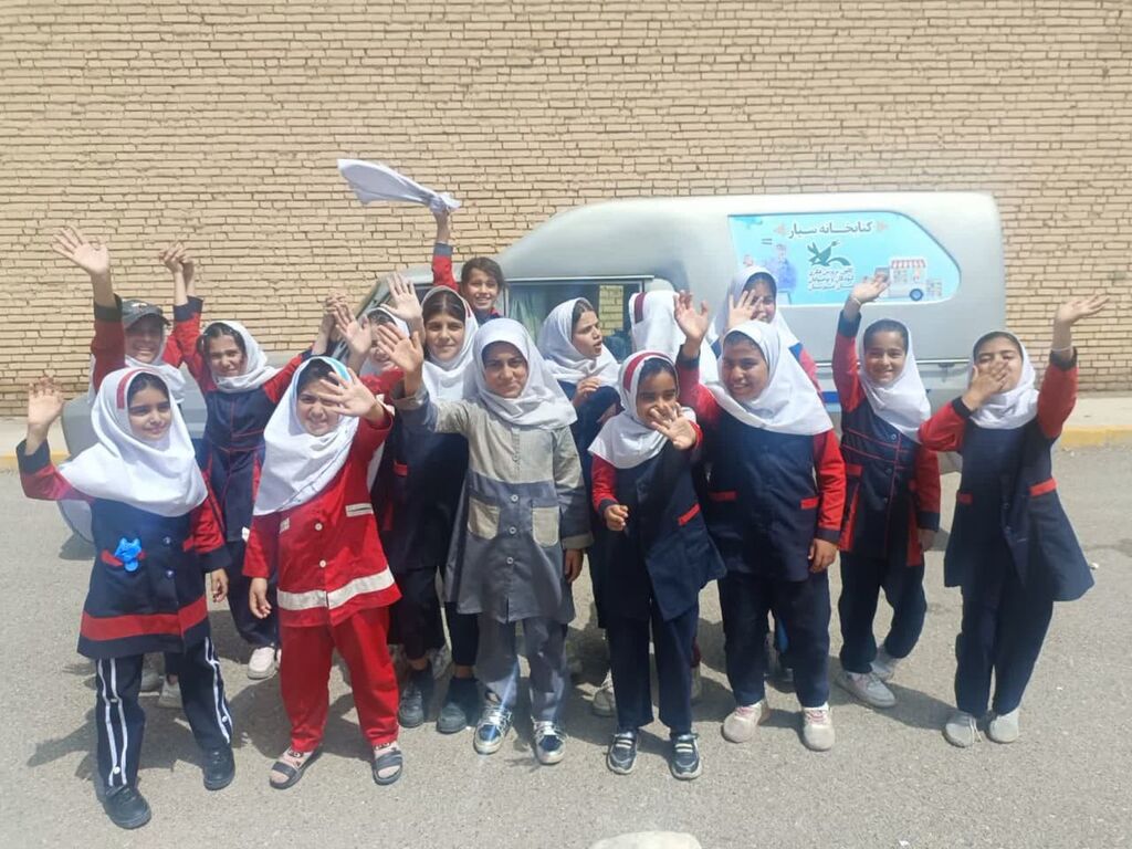 کتابخانه‌های سیار خوزستان؛ پُل فرهنگی به مناطق کم‌برخوردار پس از نوروز ۱۴۰۴