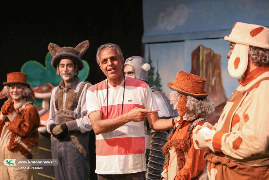 1286475 «ونوش و کوهستان»، ماجرای برّه و بچه گرگ روی صحنه رفت