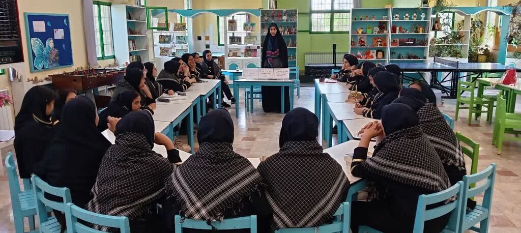 1286766-2 «شاخه زیتون» در دستان اعضا مرکز فرهنگی چناران