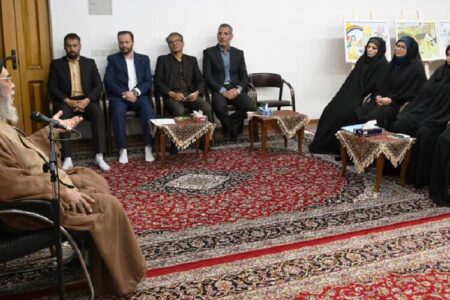 تفاوت بین کلام و عمل مانع از تربیت صحیح می شود